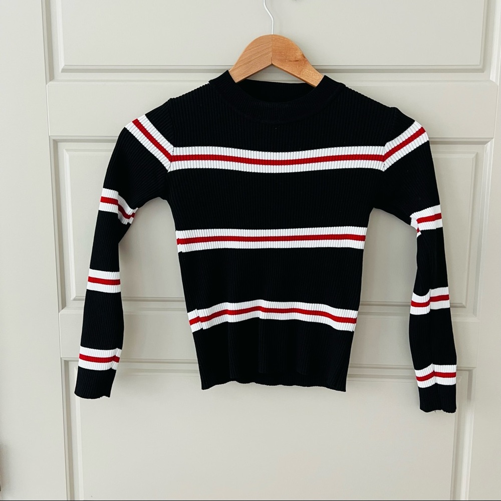 Ribbed Stripped full sleeves black tee in small size